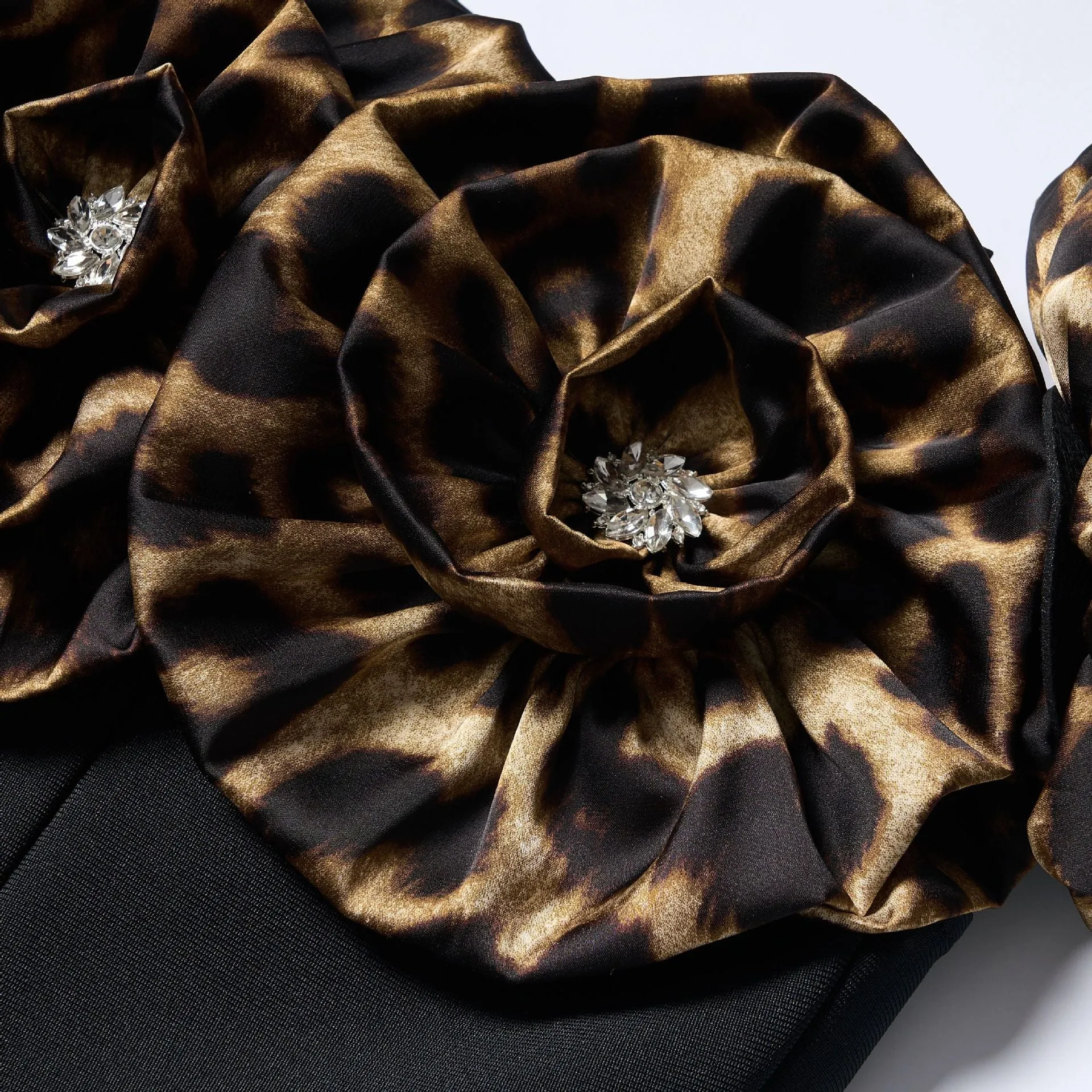 3d flower leopard pattern bandage maxi dress in black Gloria Lanvin