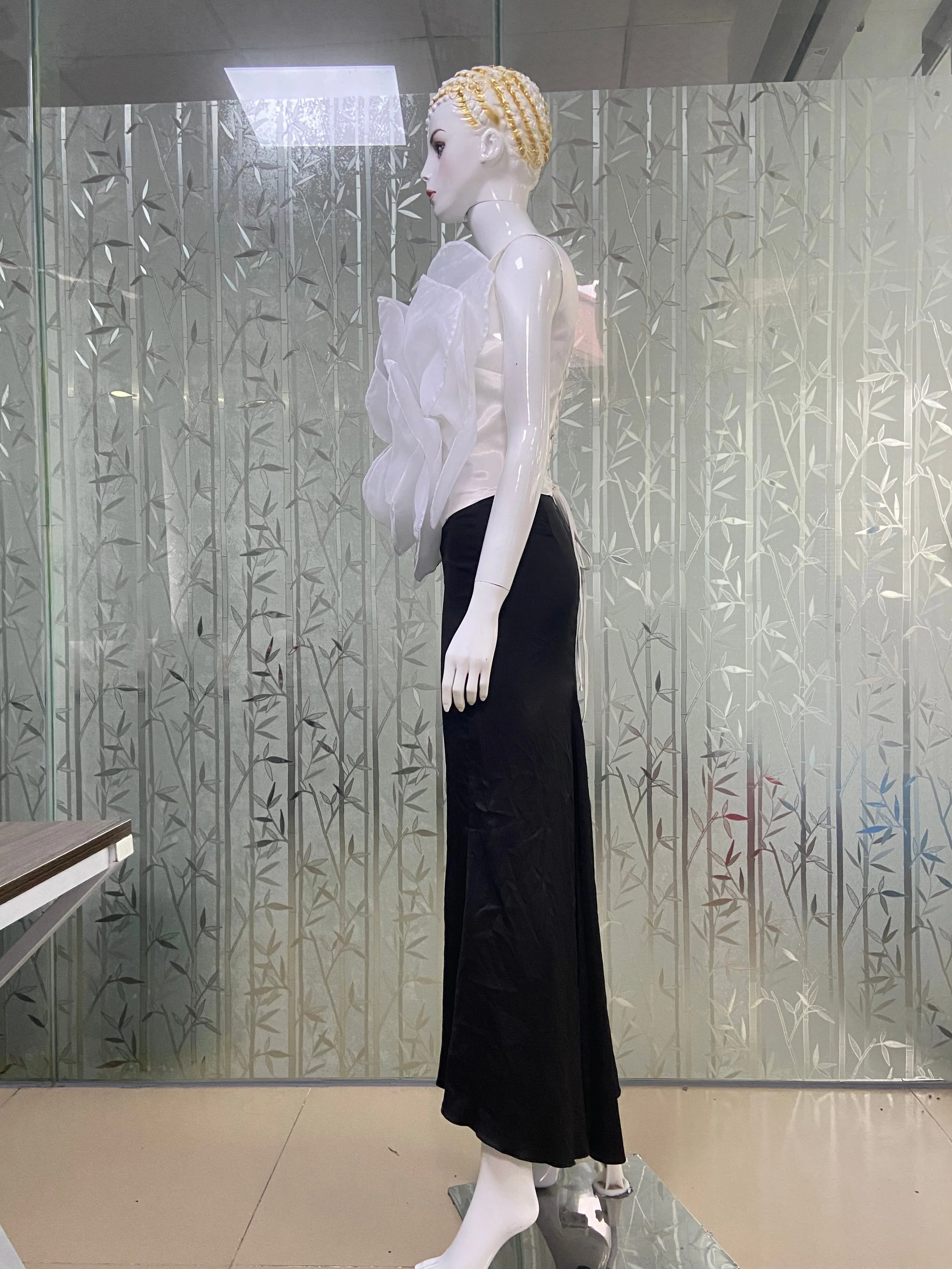 3D WHITE FLOWER ONE-SHOULDER MAXI DRESS IN BLACK Gloria Lanvin