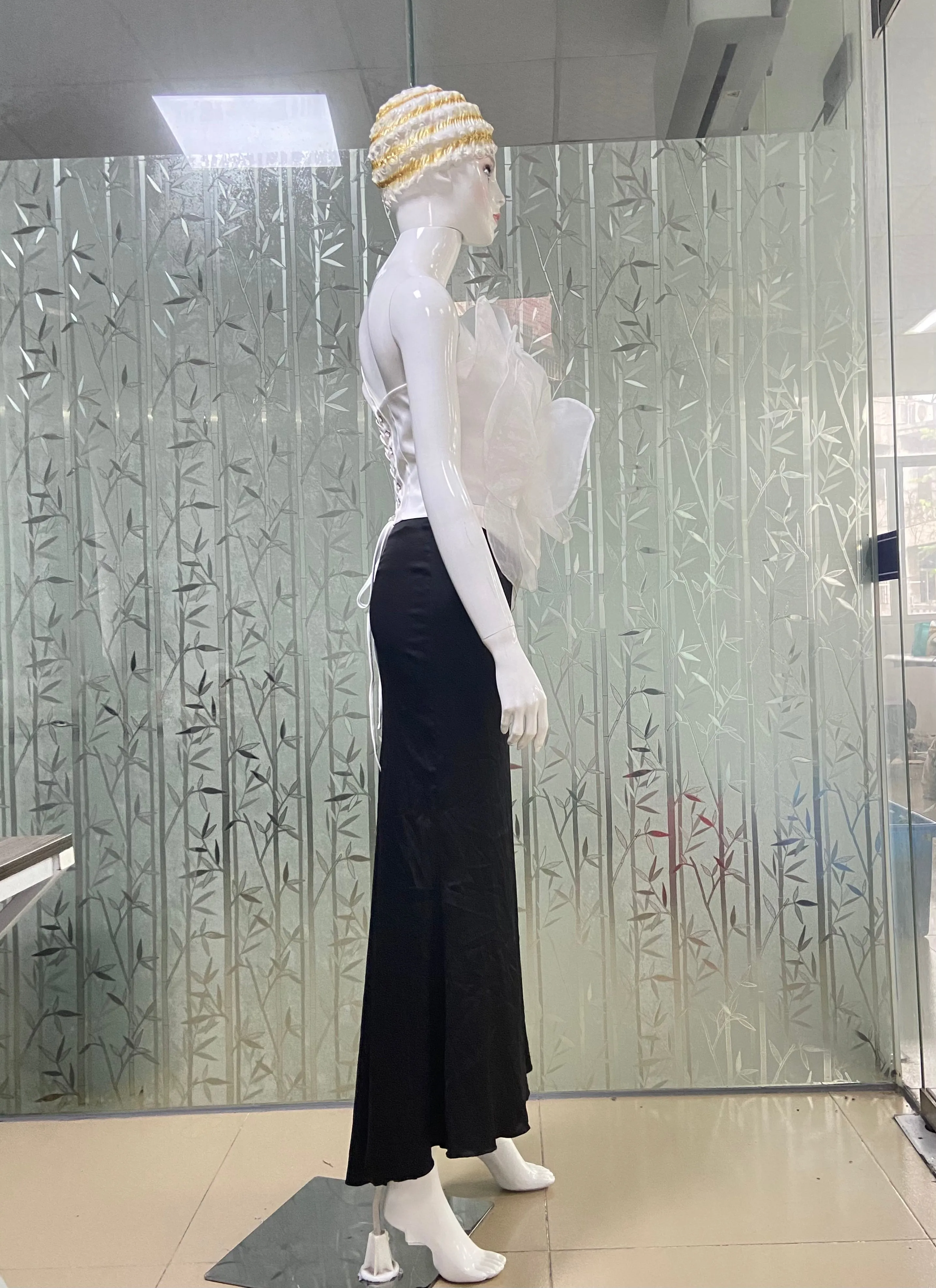 3D WHITE FLOWER ONE-SHOULDER MAXI DRESS IN BLACK Gloria Lanvin