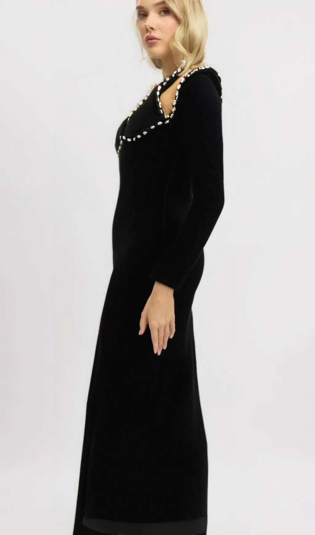 ALISON BLACK CRYSTAL-EMBELLISHED VELVET MAXI DRESS Gloria Lanvin