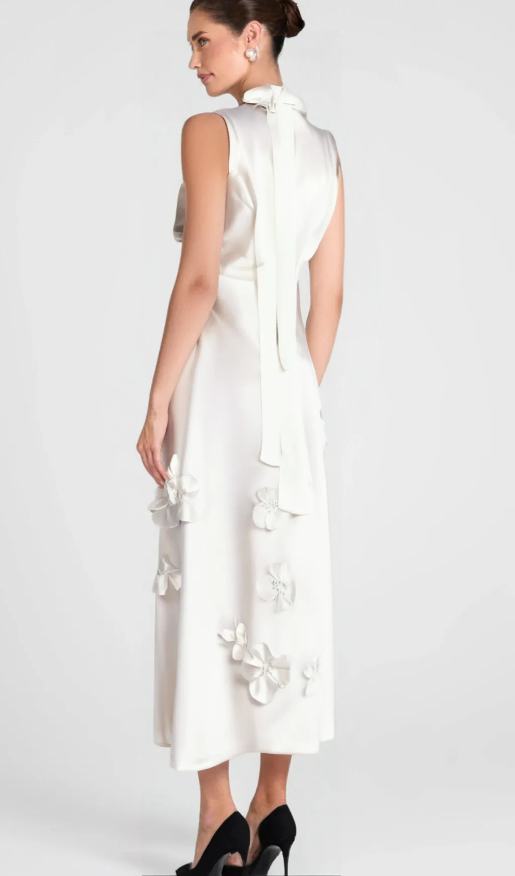 ANNONA WHITE FLOWER EMBELLISHED MAXI DRESS Gloria Lanvin