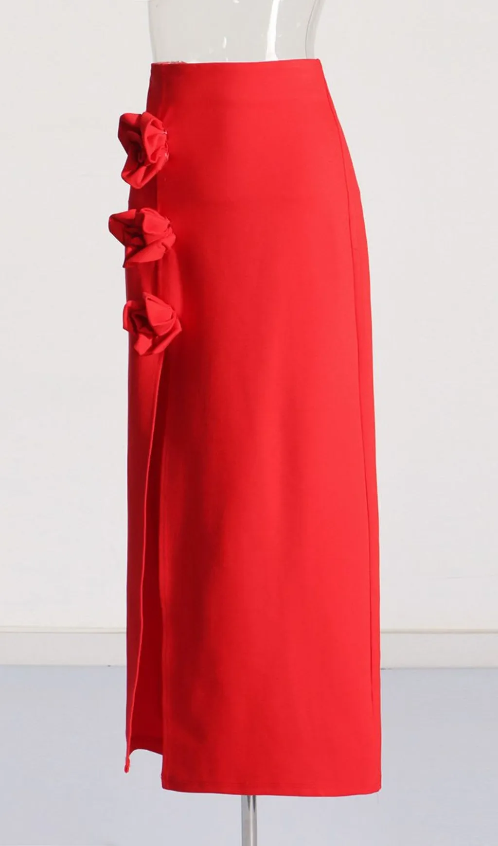 ARIELLE RED ROSE-EMBELLISHED TOP AND SKIRT SET Gloria Lanvin
