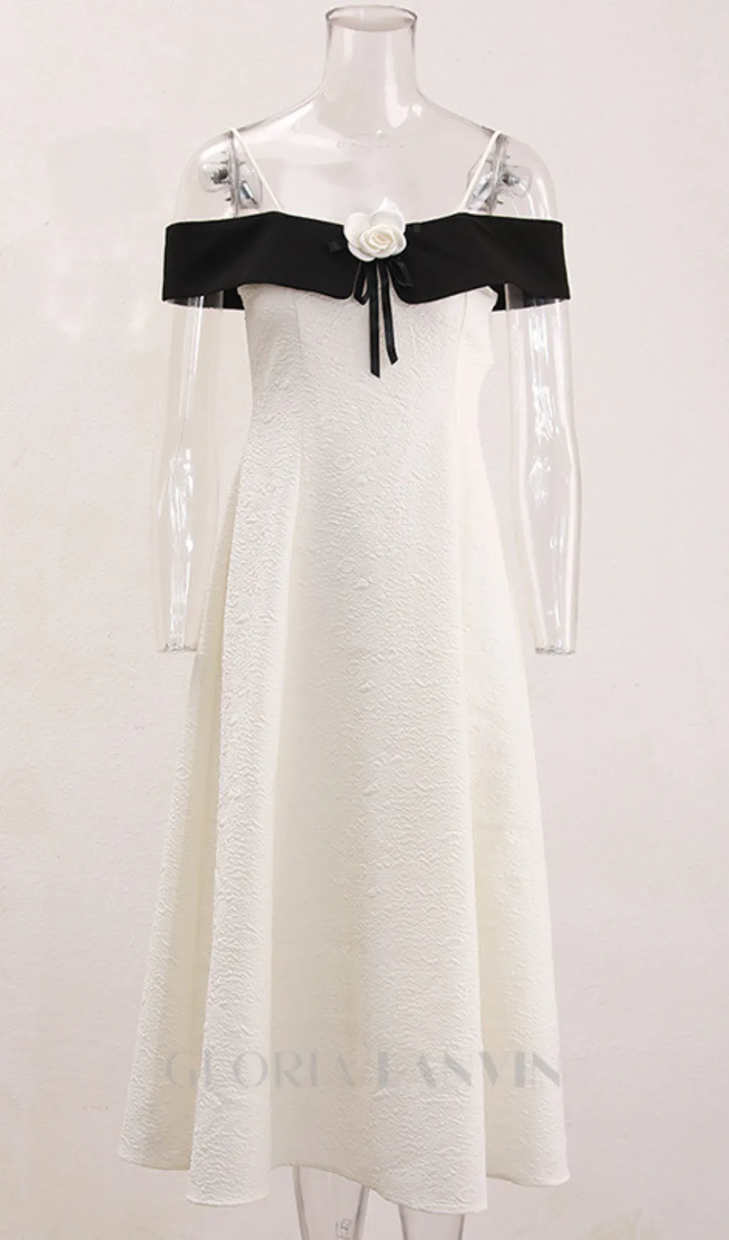 ATALANTA TEXTURED PLEATED SUSPENDER DRESS IN WHITE Gloria Lanvin