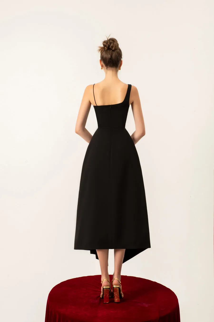 AUDREY SLIT CAPE MIDI DRESS IN BLACK Gloria Lanvin