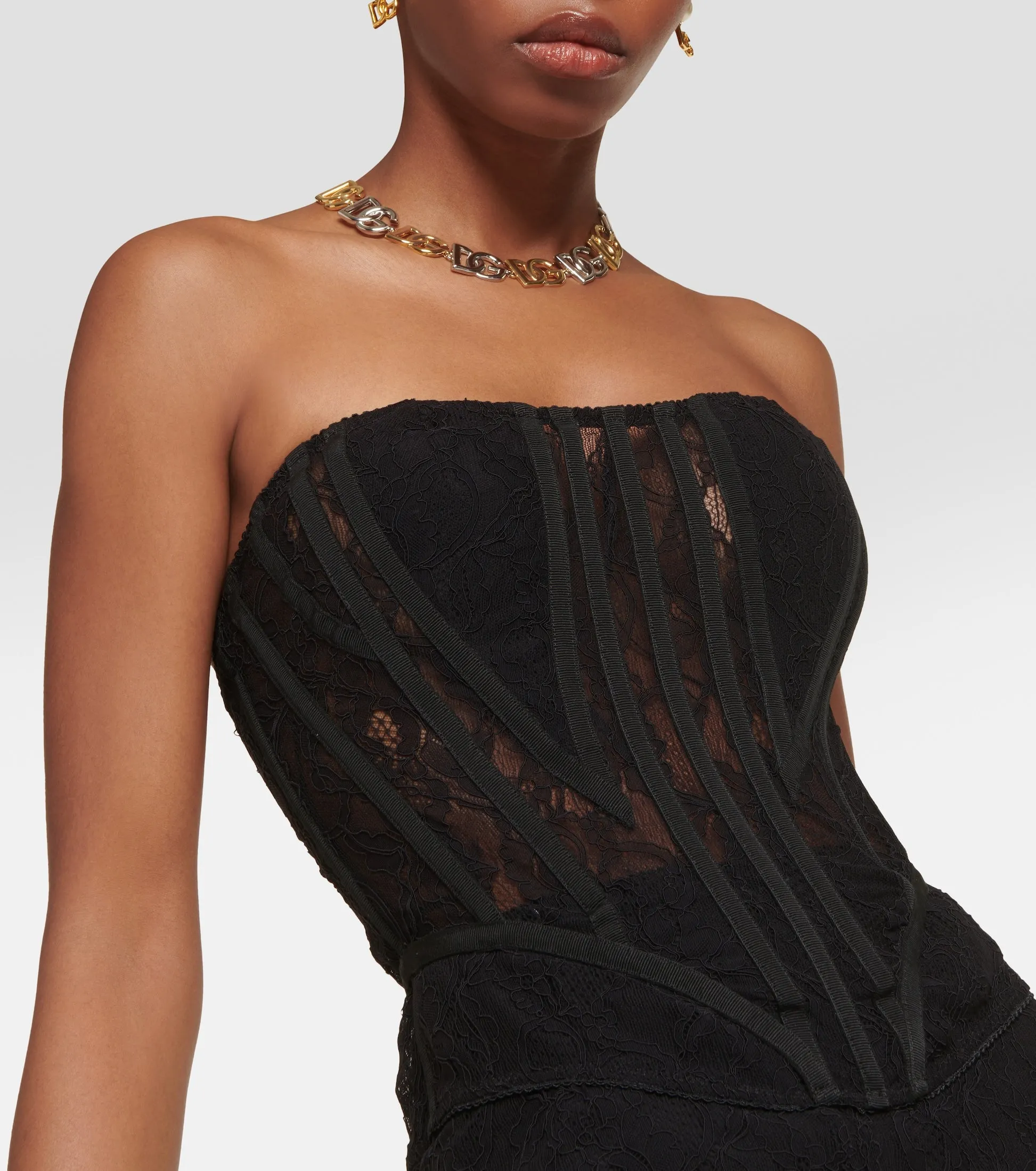 BLACK LACE DRESS WITH DENUDED SHOULDERS Gloria Lanvin