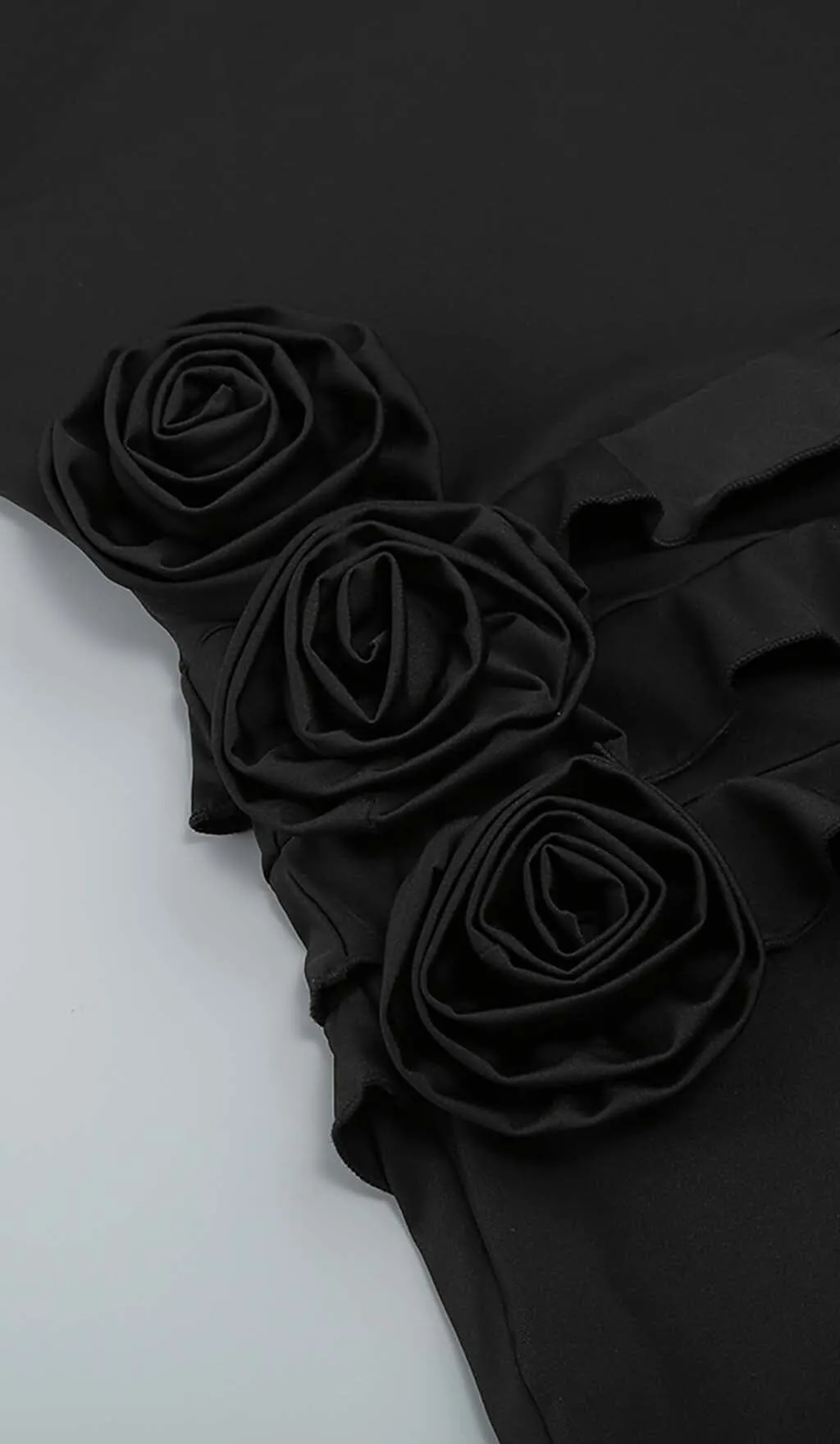 BLACK ROSE-DETAIL RUFFLED MINI DRESS Gloria Lanvin