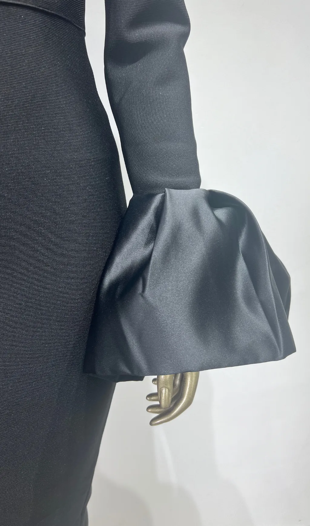 BLACK TRUMPET SLEEVE HIGH-NECK MAXI DRESS Gloria Lanvin
