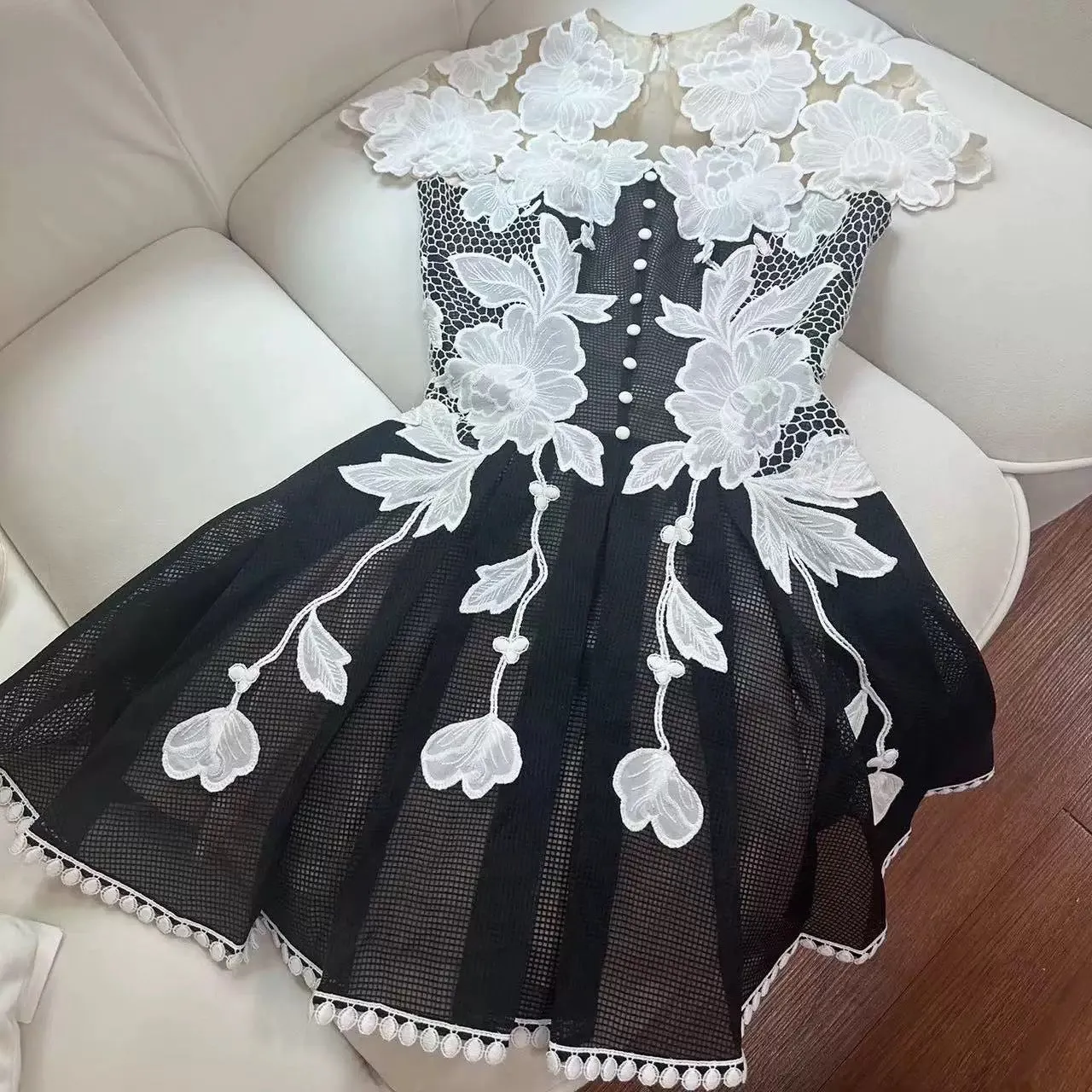 black-white lace flower embellished mini dress Gloria Lanvin