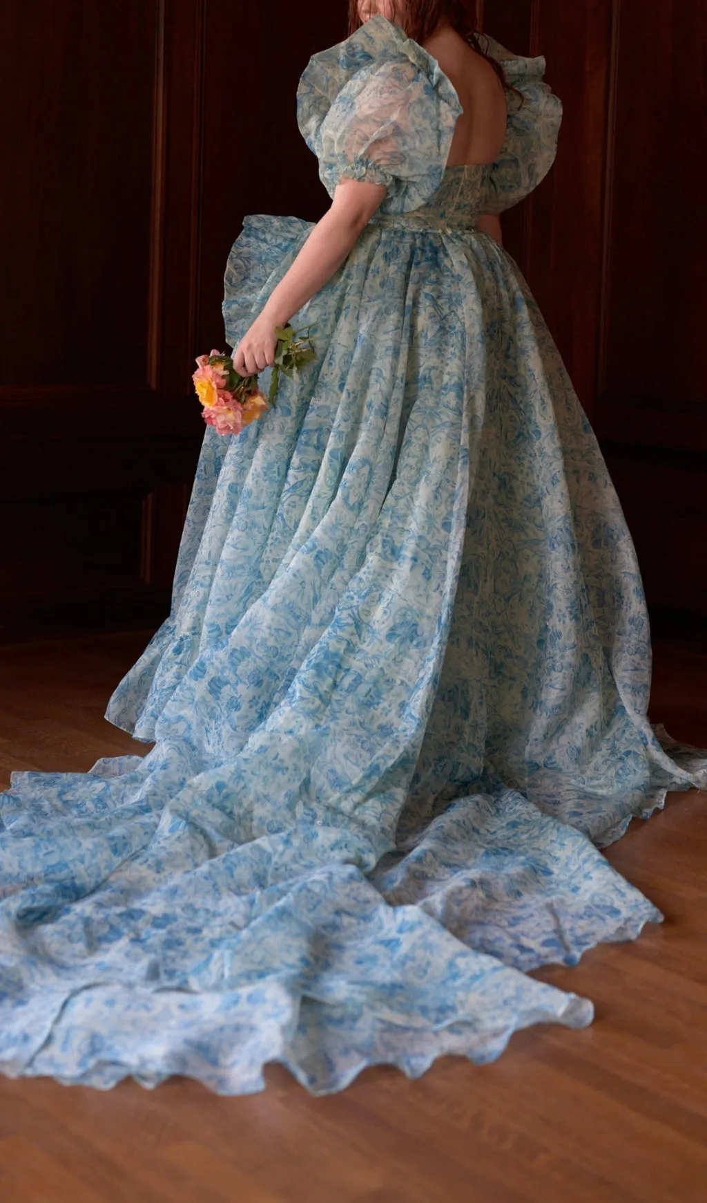 BLOOM GOWM IN BLUE Gloria Lanvin