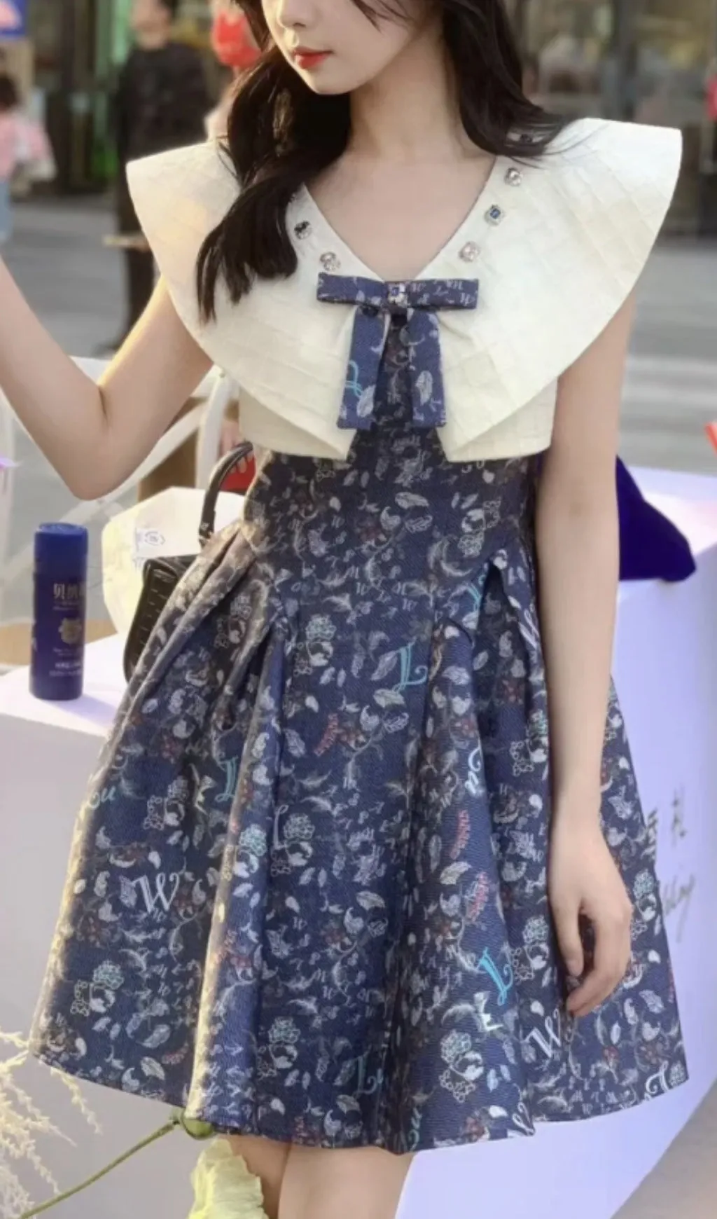 BLUE BOW SWEETHEART WAISTBAND SLEEVELESS FLORAL MINI DRESS Gloria Lanvin