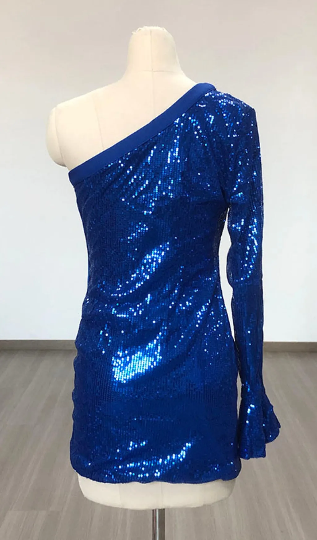 BLUE SEQUIN ONE SHOULDER BODYCON DRESS Gloria Lanvin