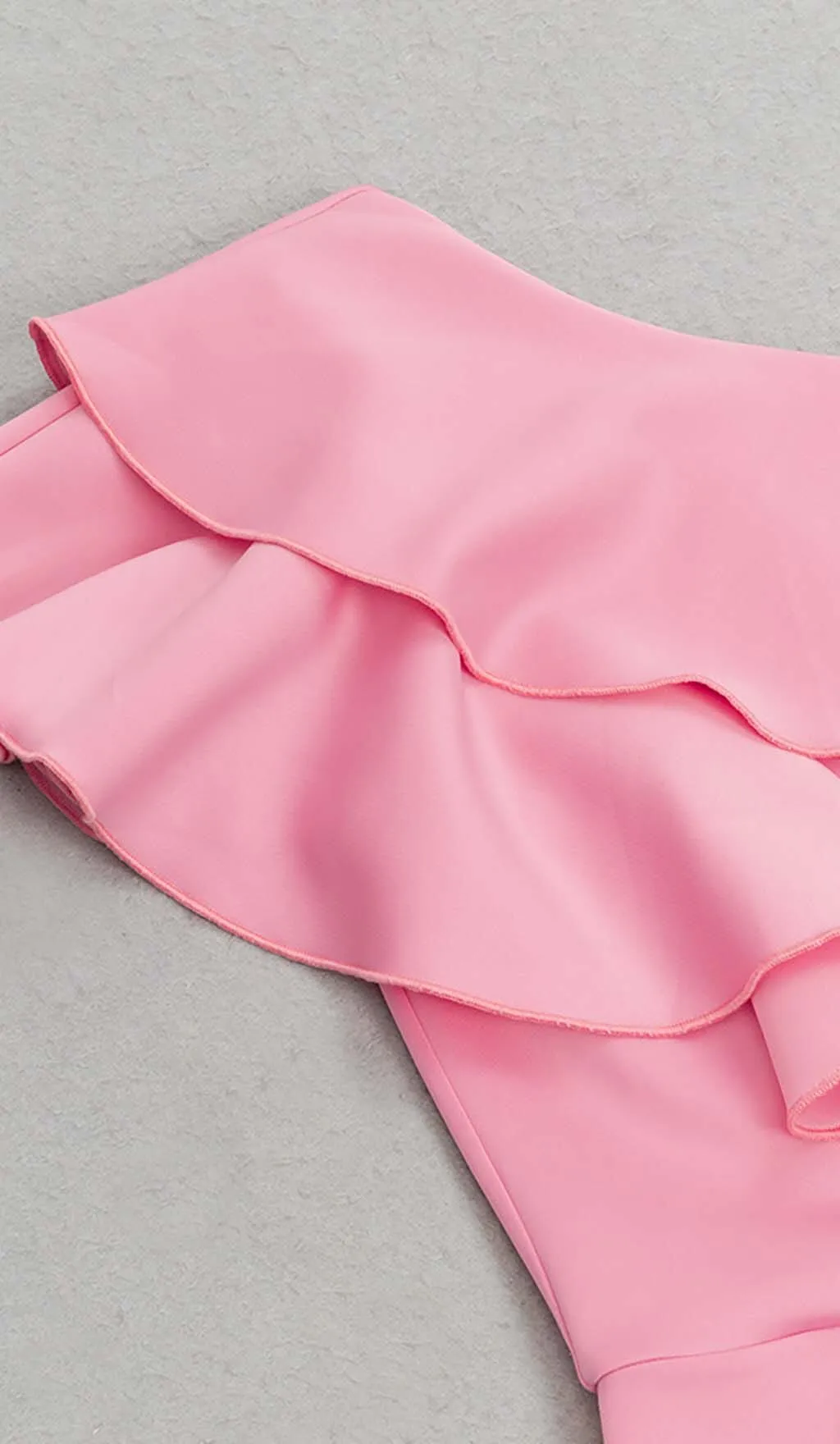 BODYCON RUFFLE MIDI DRESS IN APRICOT Gloria Lanvin
