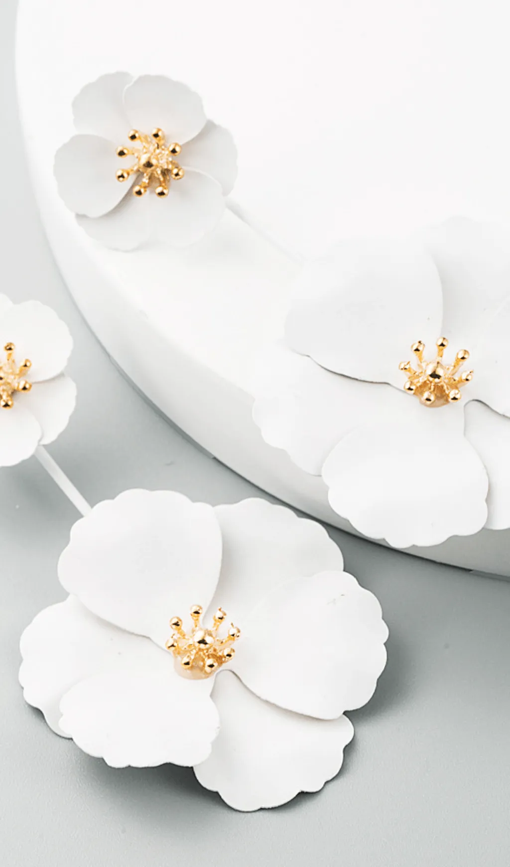 BOHEMIAN ALLOY FLOWER LONG EARRINGS Gloria Lanvin
