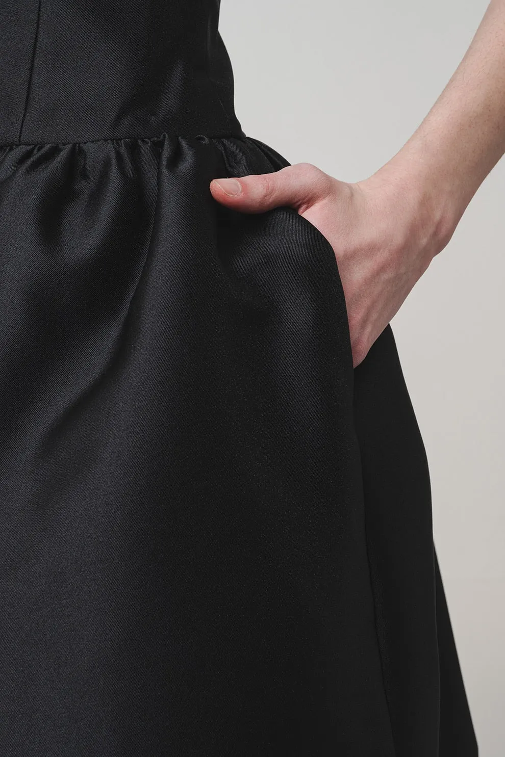 Bow-Detail Taffeta Midi Dress in black Gloria Lanvin