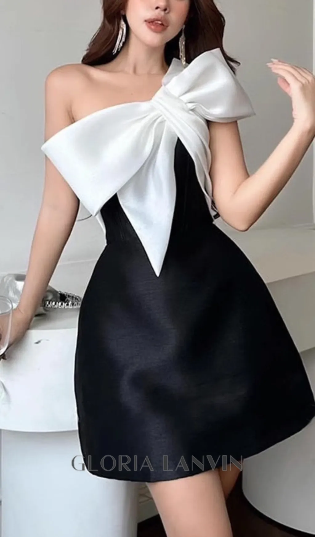 BOW-TIE OFF-SHOULDER MINI DRESS Gloria Lanvin
