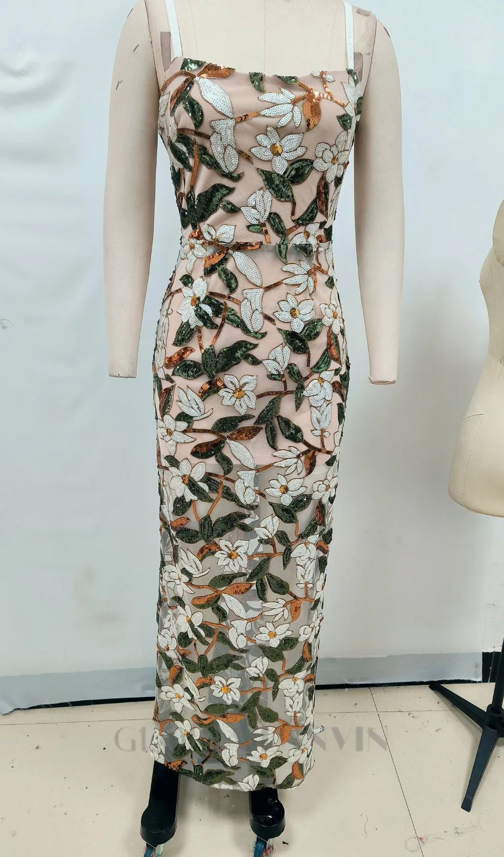 CARSEN STRAPPY FLOWER EMBROIDERY MAXI DRESS Gloria Lanvin