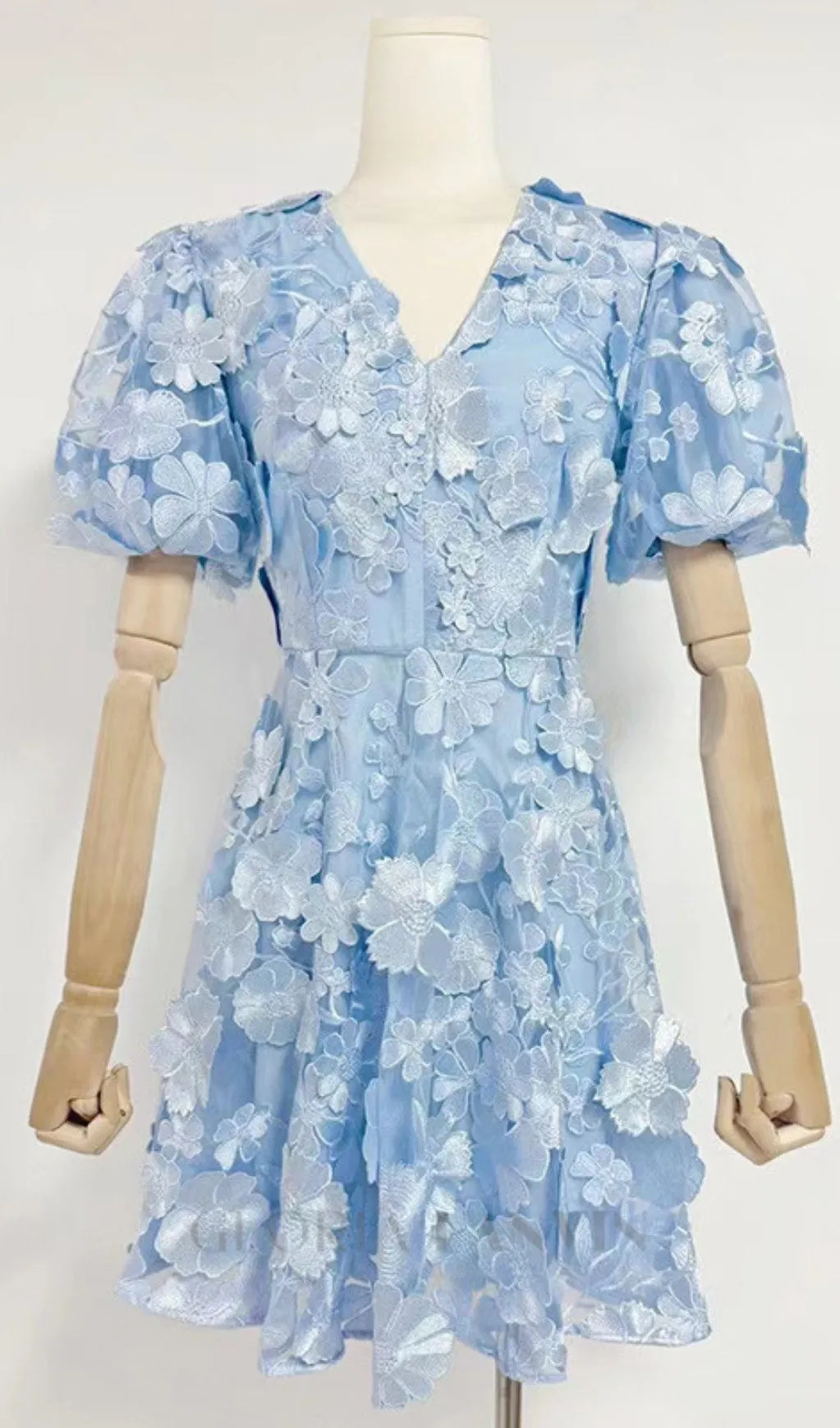 CHAYAN FLOWER EMBROIDERY MINI DRESS Gloria Lanvin
