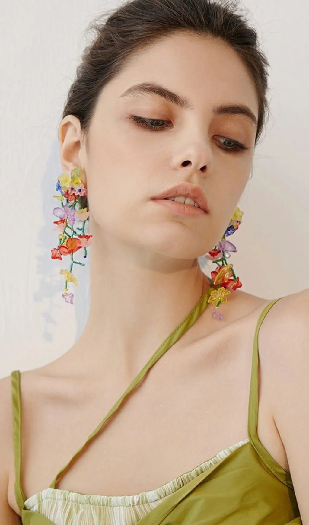 COLORFUL FLOWER ACRYLIC EARRINGS Gloria Lanvin