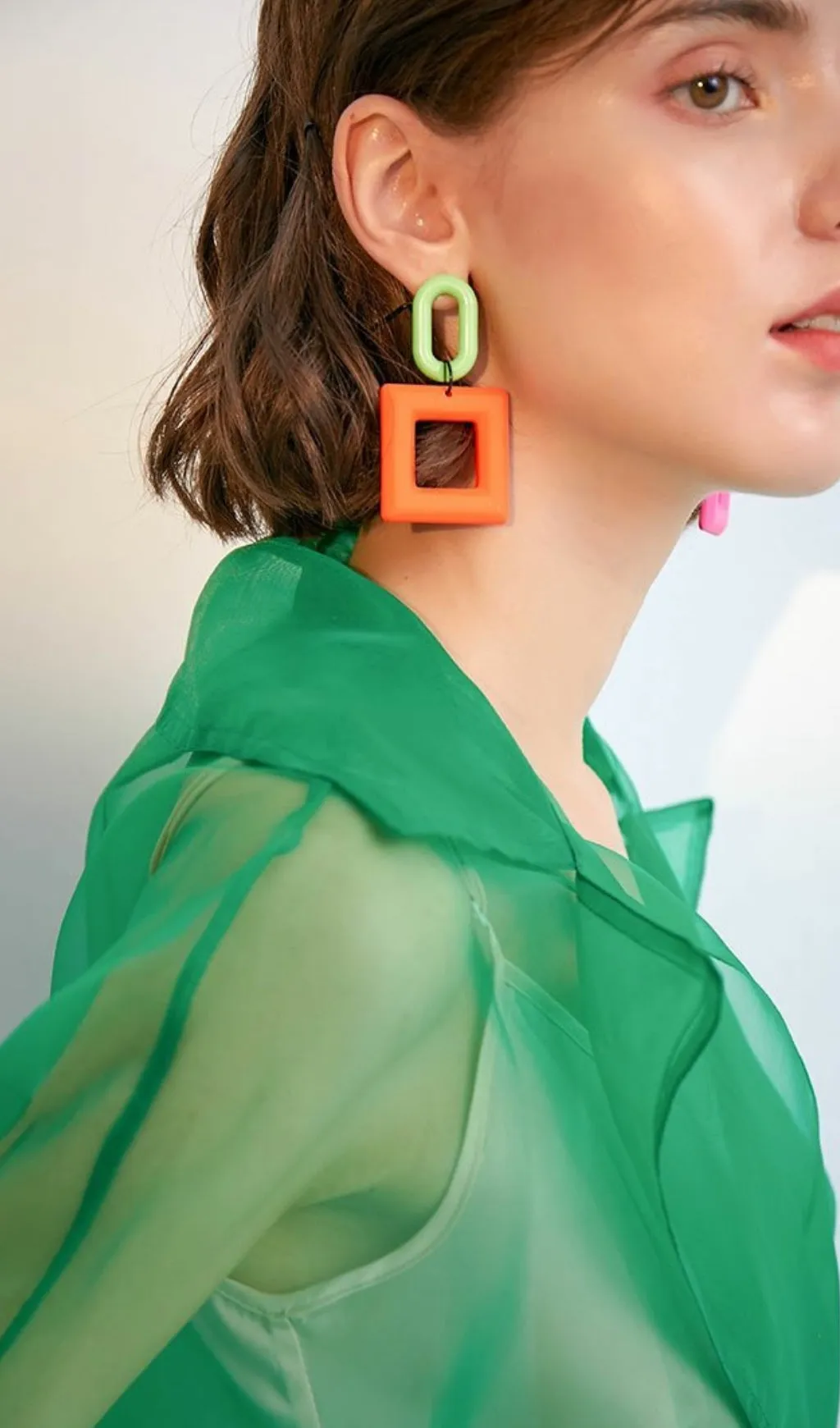 COLORFUL GEOMETRIC SQUARE PLASTIC EARRINGS Gloria Lanvin