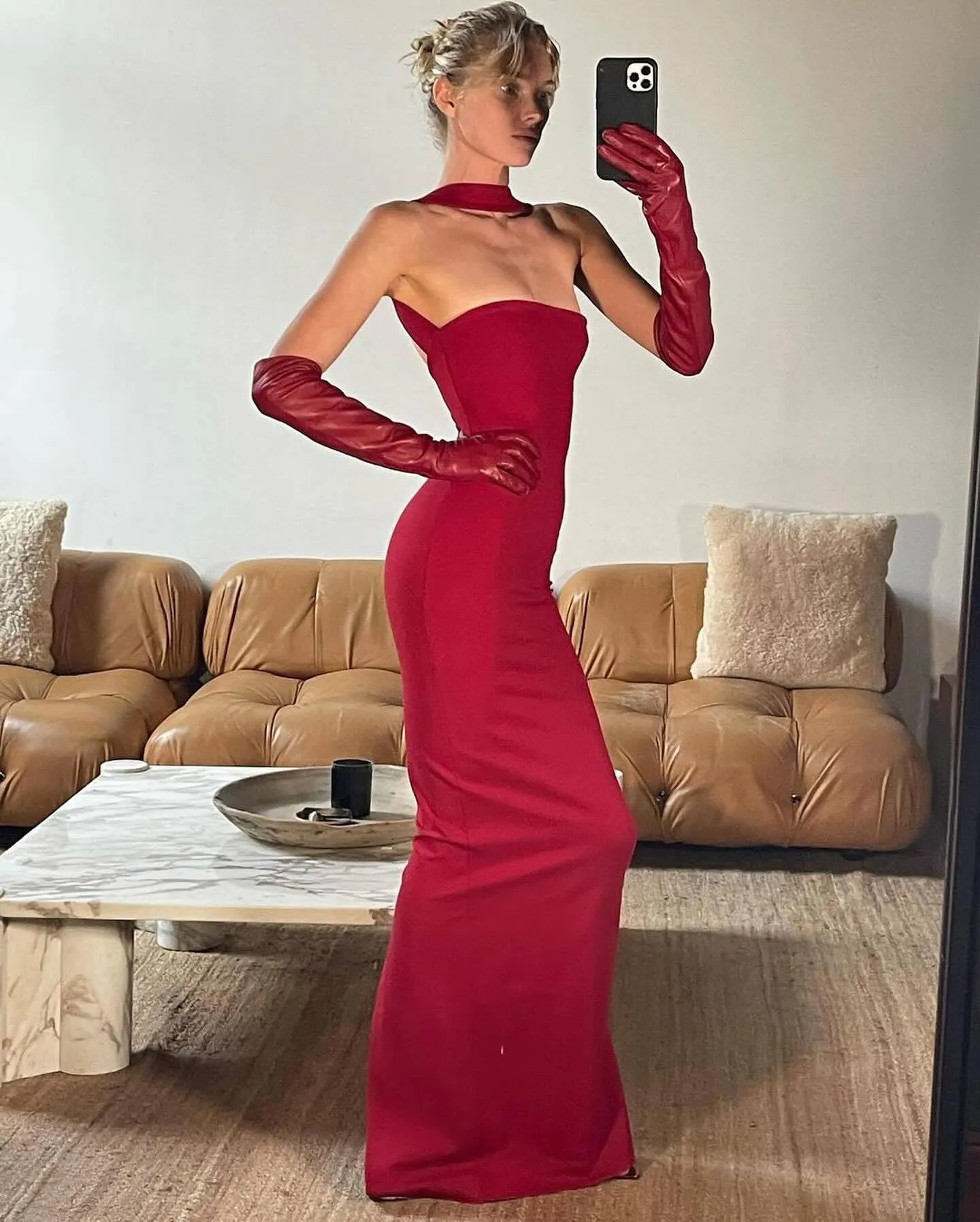 CUTOUT HALTER BACKLESS DRESS IN RED Gloria Lanvin