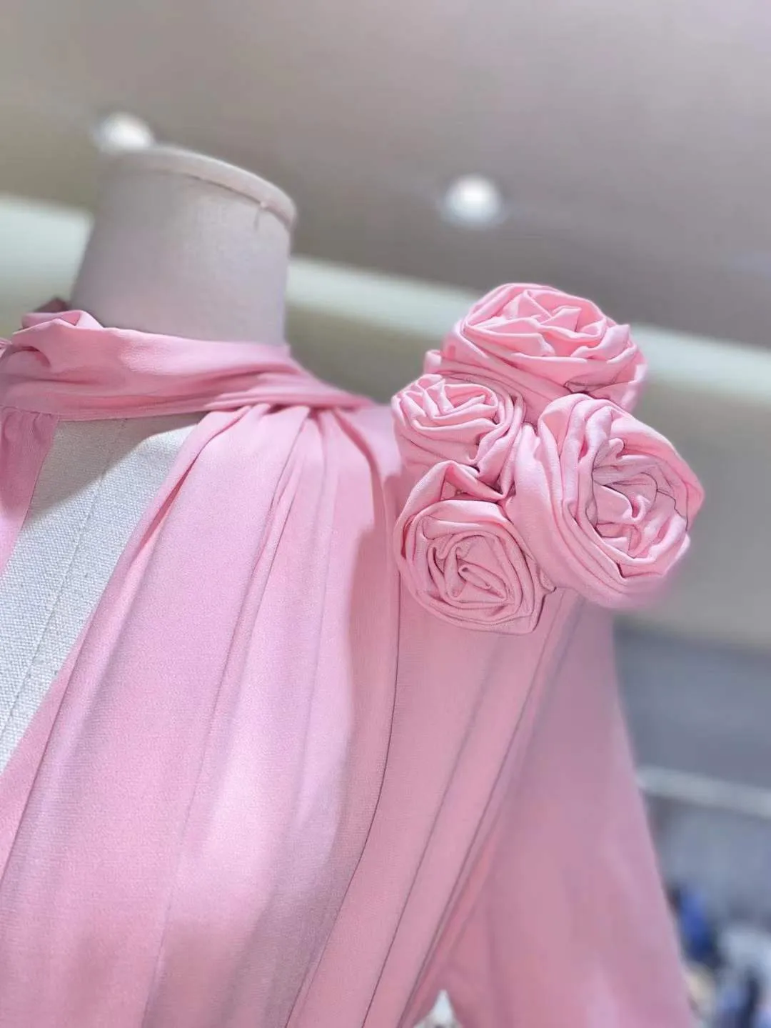 ERIN LANTERN SLEEVE HIGH COLLAR FLOWER SLIT MIDI DRESS IN PINK Gloria Lanvin