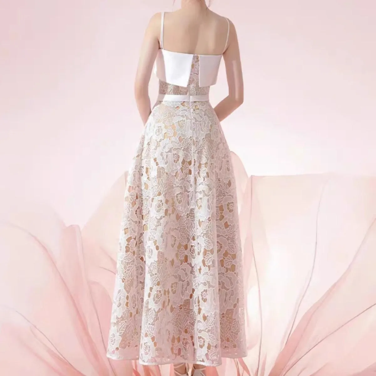 FLORAL EMBROIDERY FLARED MIDI DRESS IN WHITE Gloria Lanvin