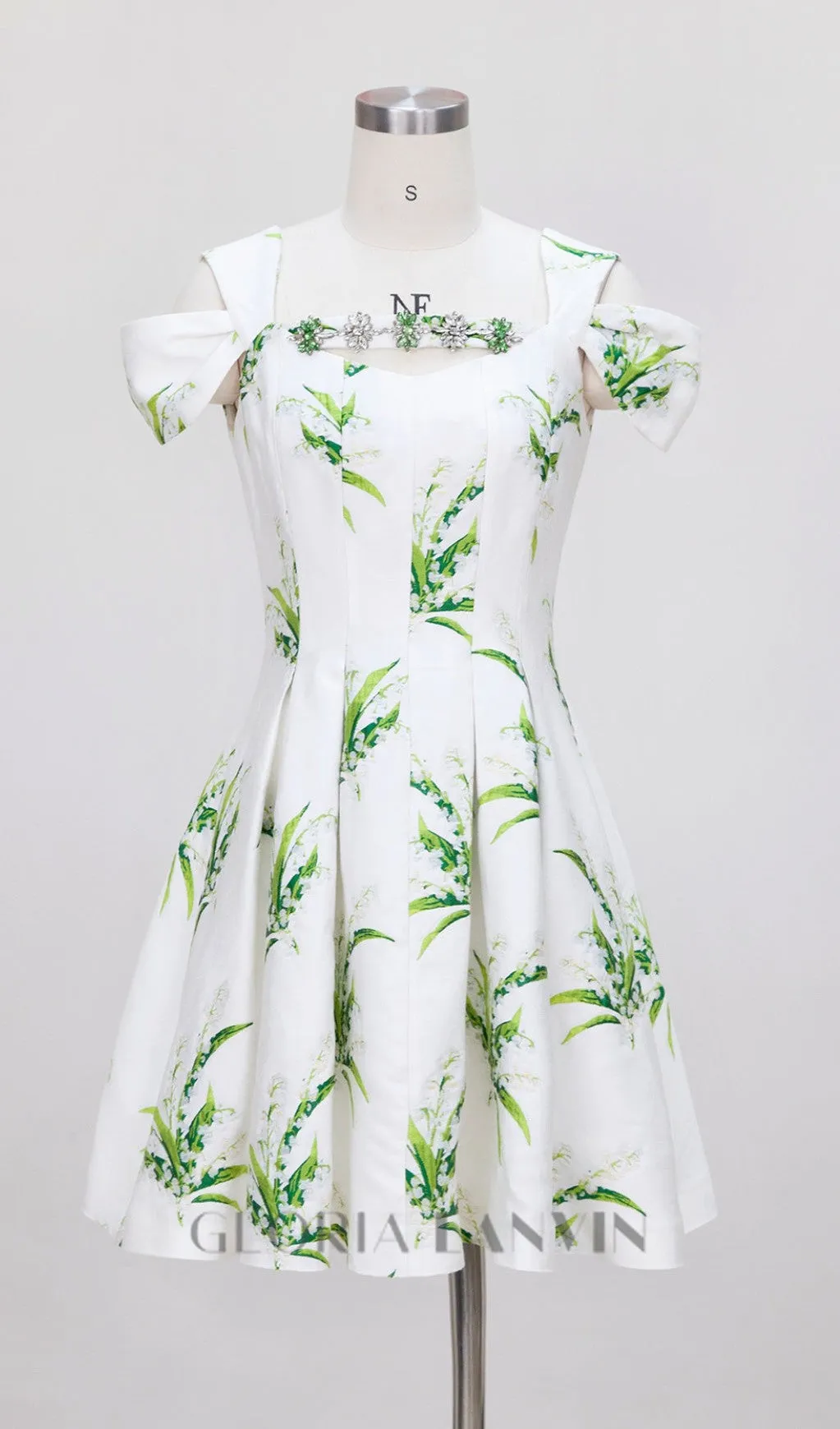 FLORAL PRINTED MINI DRESS IN WHITE Gloria Lanvin