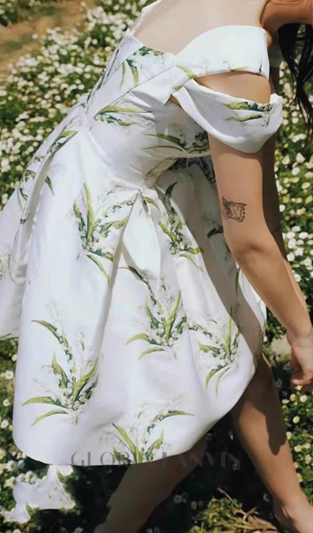 FLORAL PRINTED MINI DRESS IN WHITE Gloria Lanvin