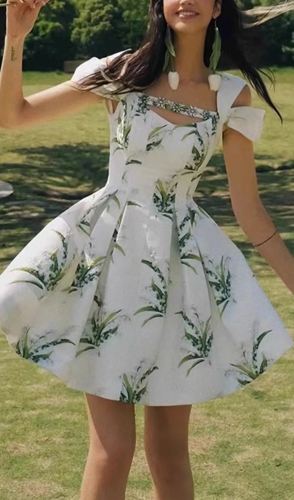 FLORAL PRINTED MINI DRESS IN WHITE Gloria Lanvin