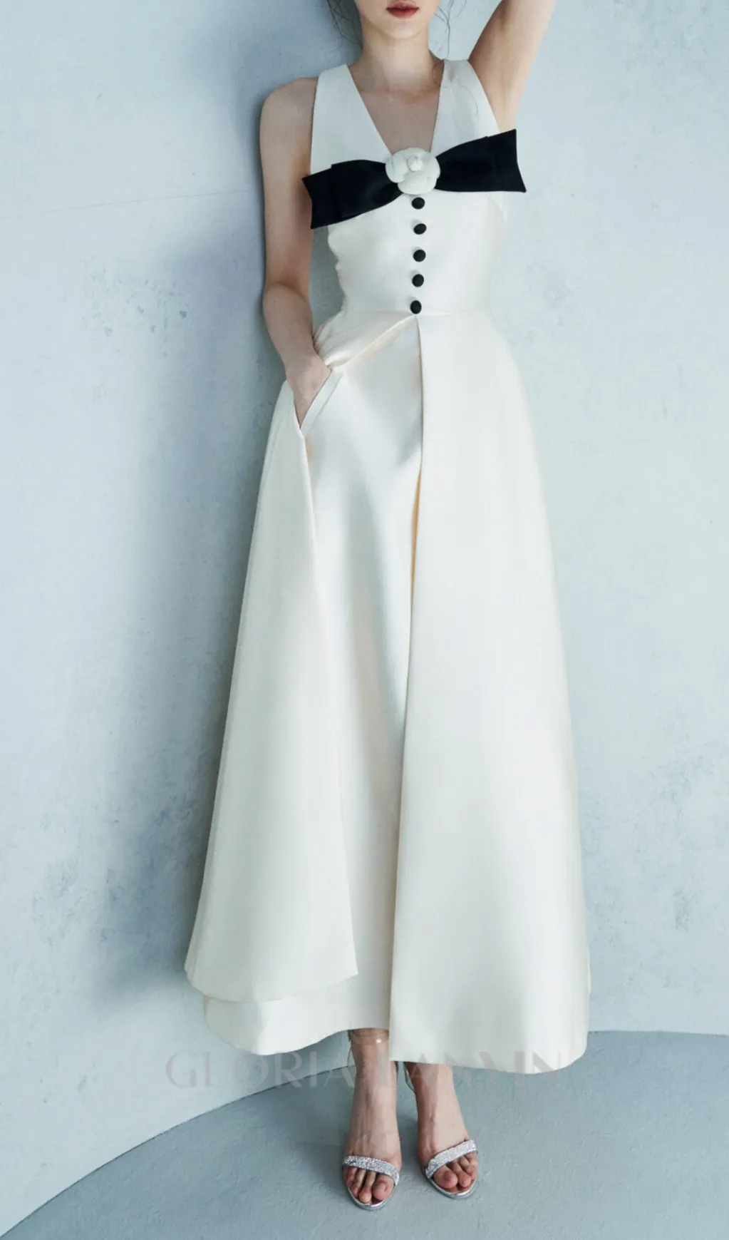 flower embellished bow midi dress in white Gloria Lanvin