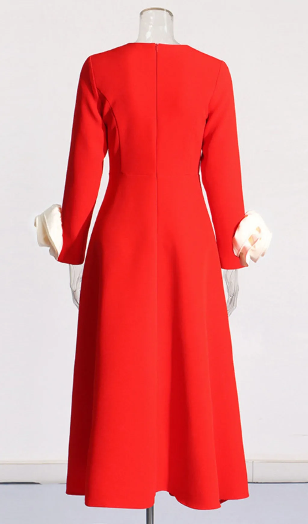 FLOWER EMBELLISHED MIDI DRESS IN RED Gloria Lanvin