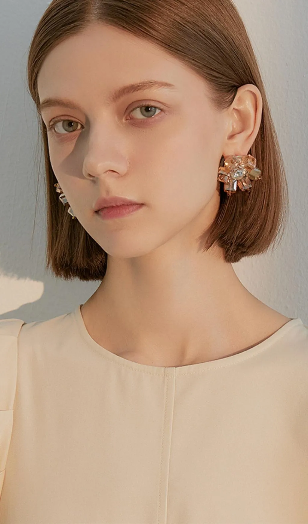 Gold Crystal 3D flower earrings Gloria Lanvin
