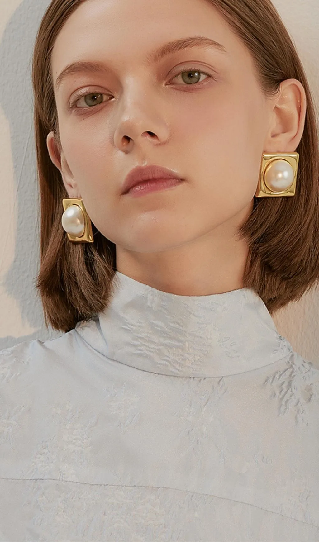 Gold Geometric Square Earrings Gloria Lanvin