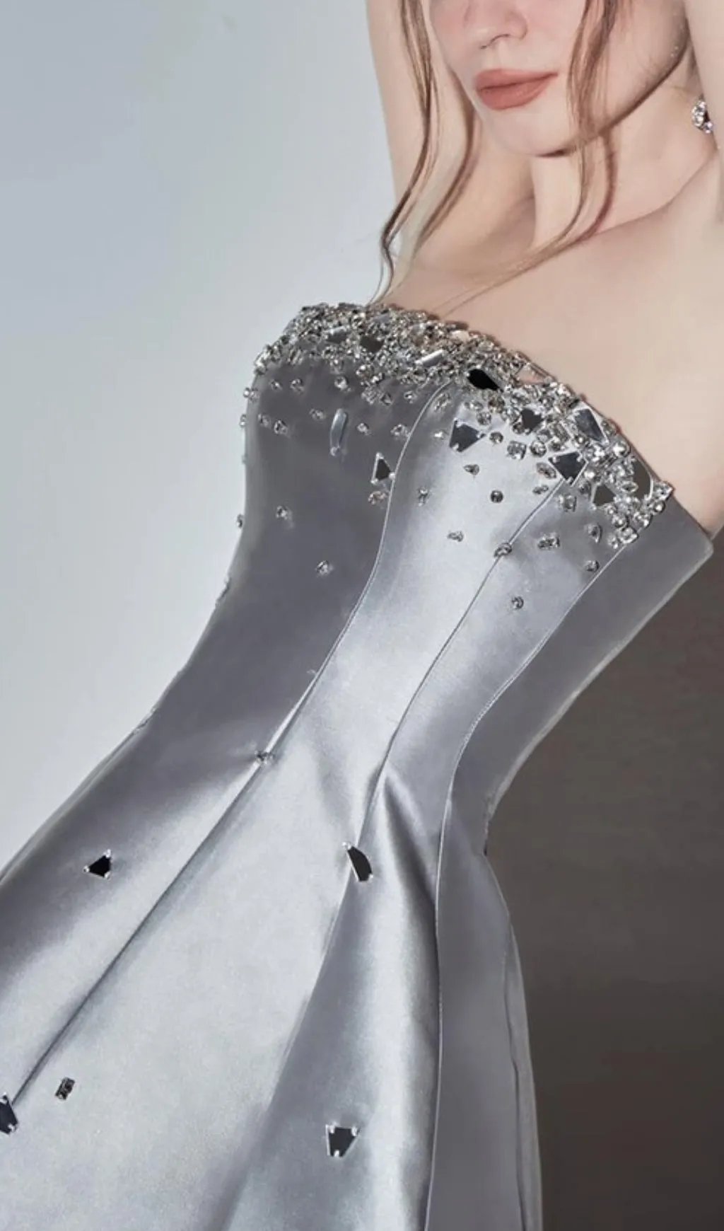 GREY CRYSTAL-EMBELLISHED STRAPLESS MINI DRESS Gloria Lanvin