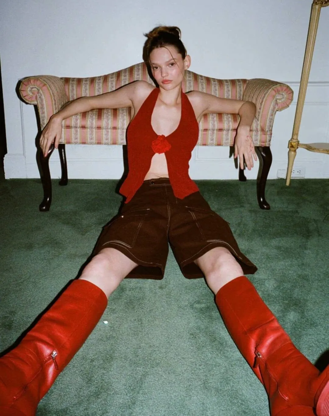 HALTERNECK FLOWER TOP IN RED Gloria Lanvin