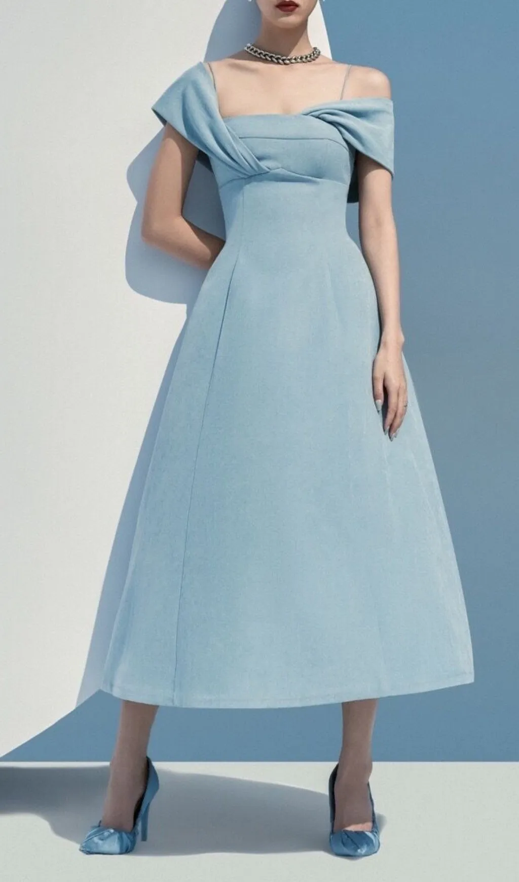 HAZE BLUE OBLIQUE SHOULDER MIDI DRESS Gloria Lanvin