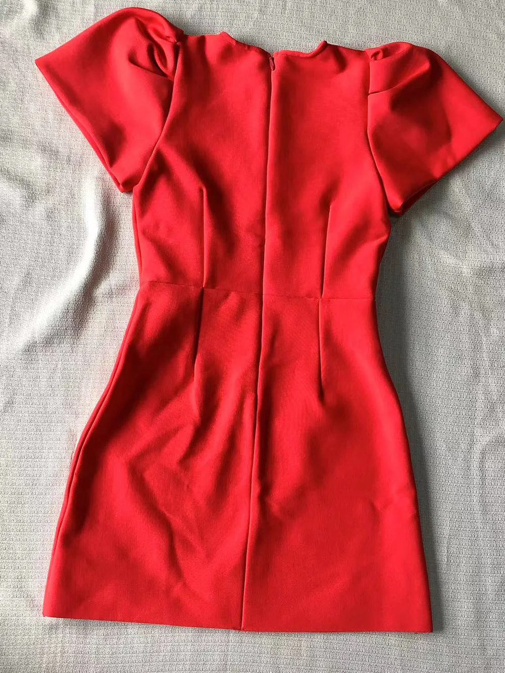 HEART-SHAPED CUTOUT CRPE MINI DRESS IN RED Gloria Lanvin