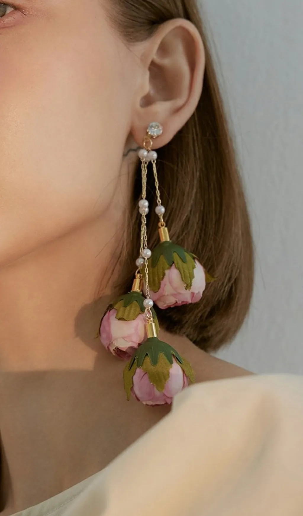 IMITATION ROSE TASSEL EARRINGS Gloria Lanvin