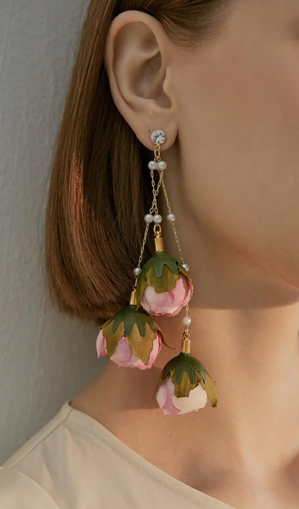 IMITATION ROSE TASSEL EARRINGS Gloria Lanvin