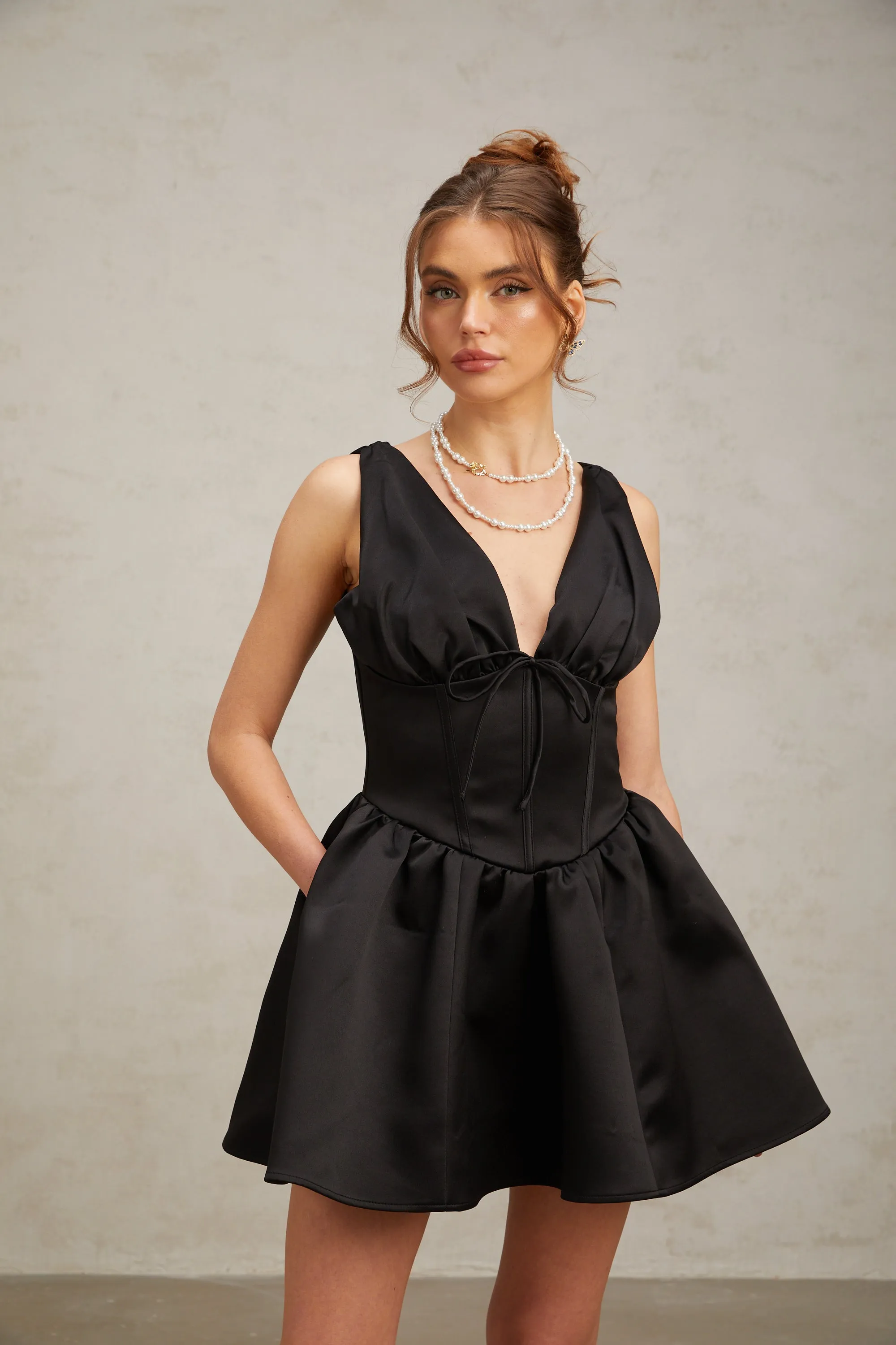 Jeanne black V-neck flared mini dress Gloria Lanvin
