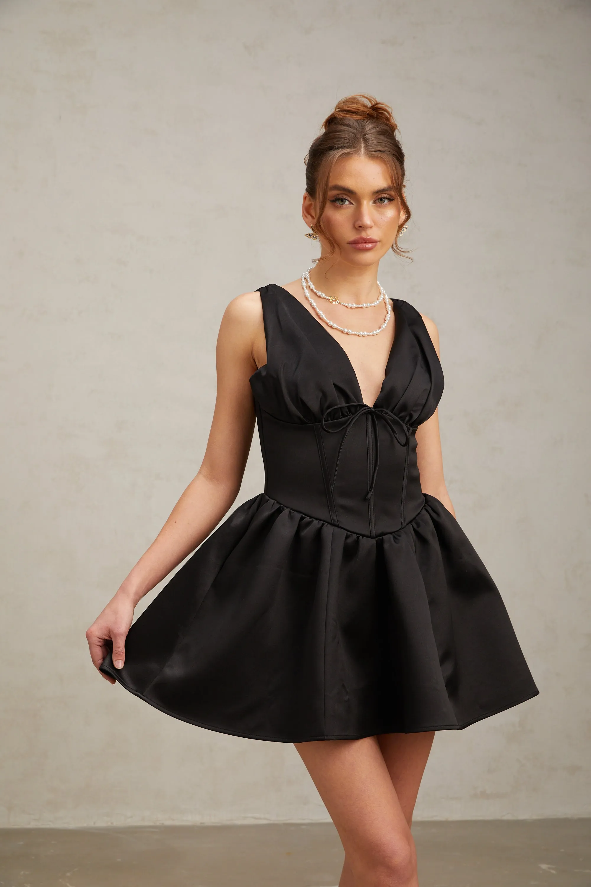 Jeanne black V-neck flared mini dress Gloria Lanvin