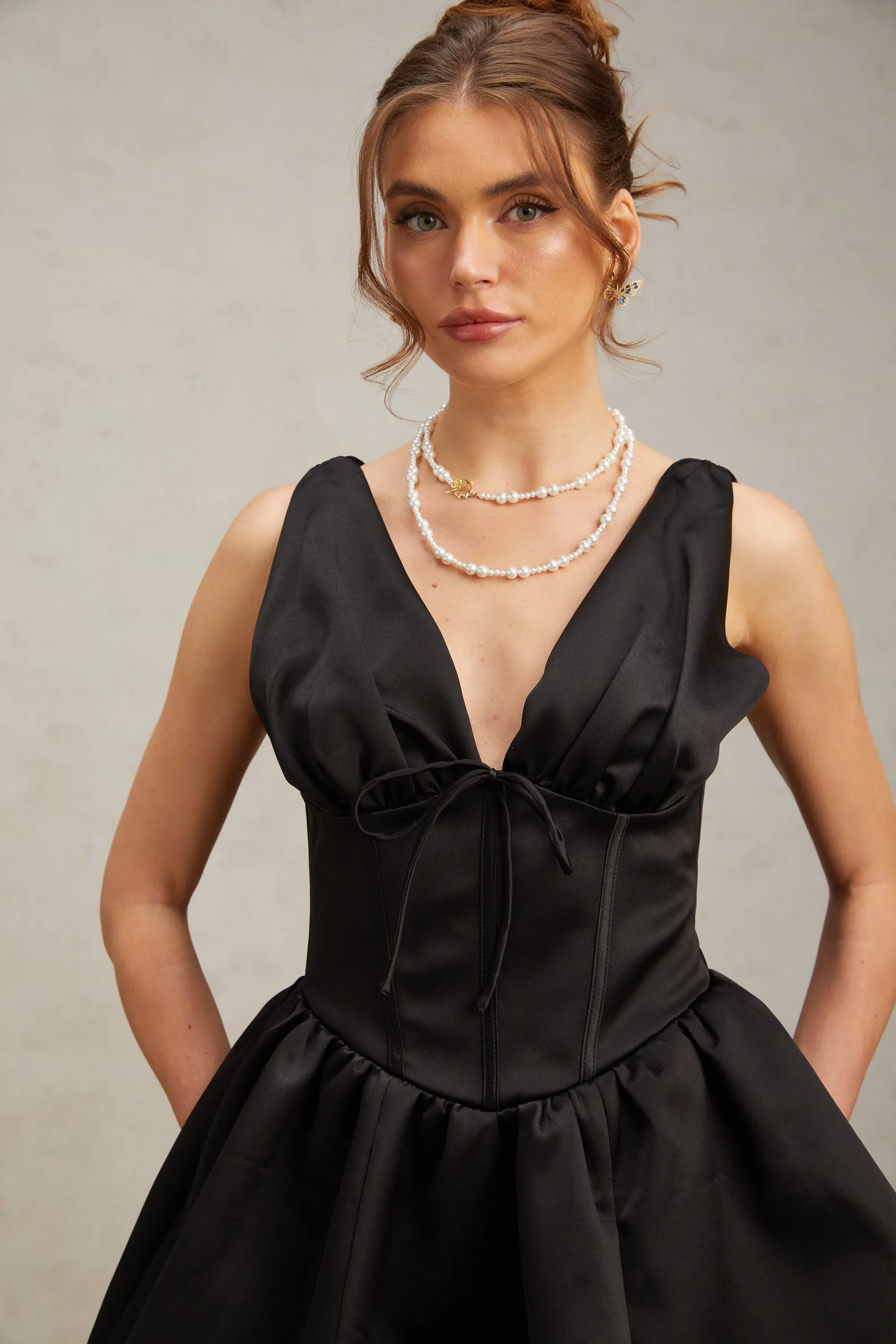 Jeanne black V-neck flared mini dress Gloria Lanvin