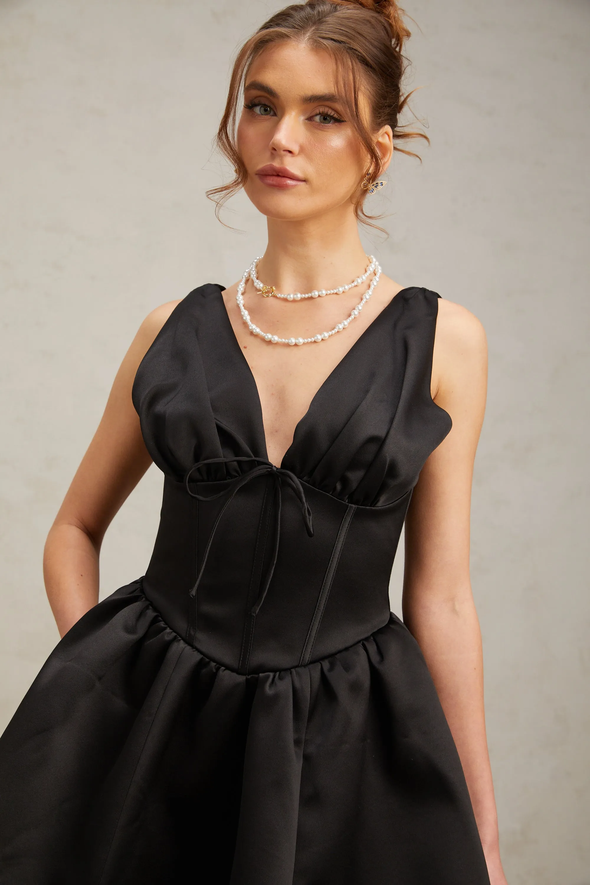 Jeanne black V-neck flared mini dress Gloria Lanvin