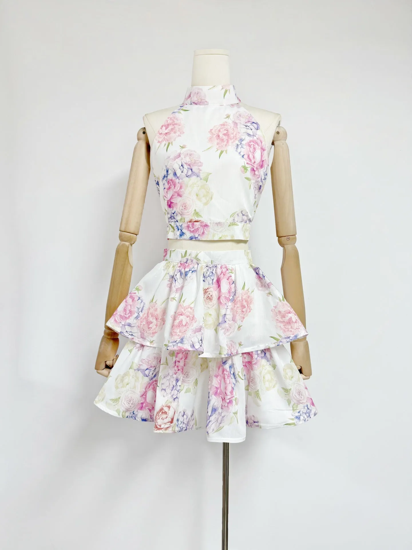 jessica printed backless halter top skirt set in pink Gloria Lanvin