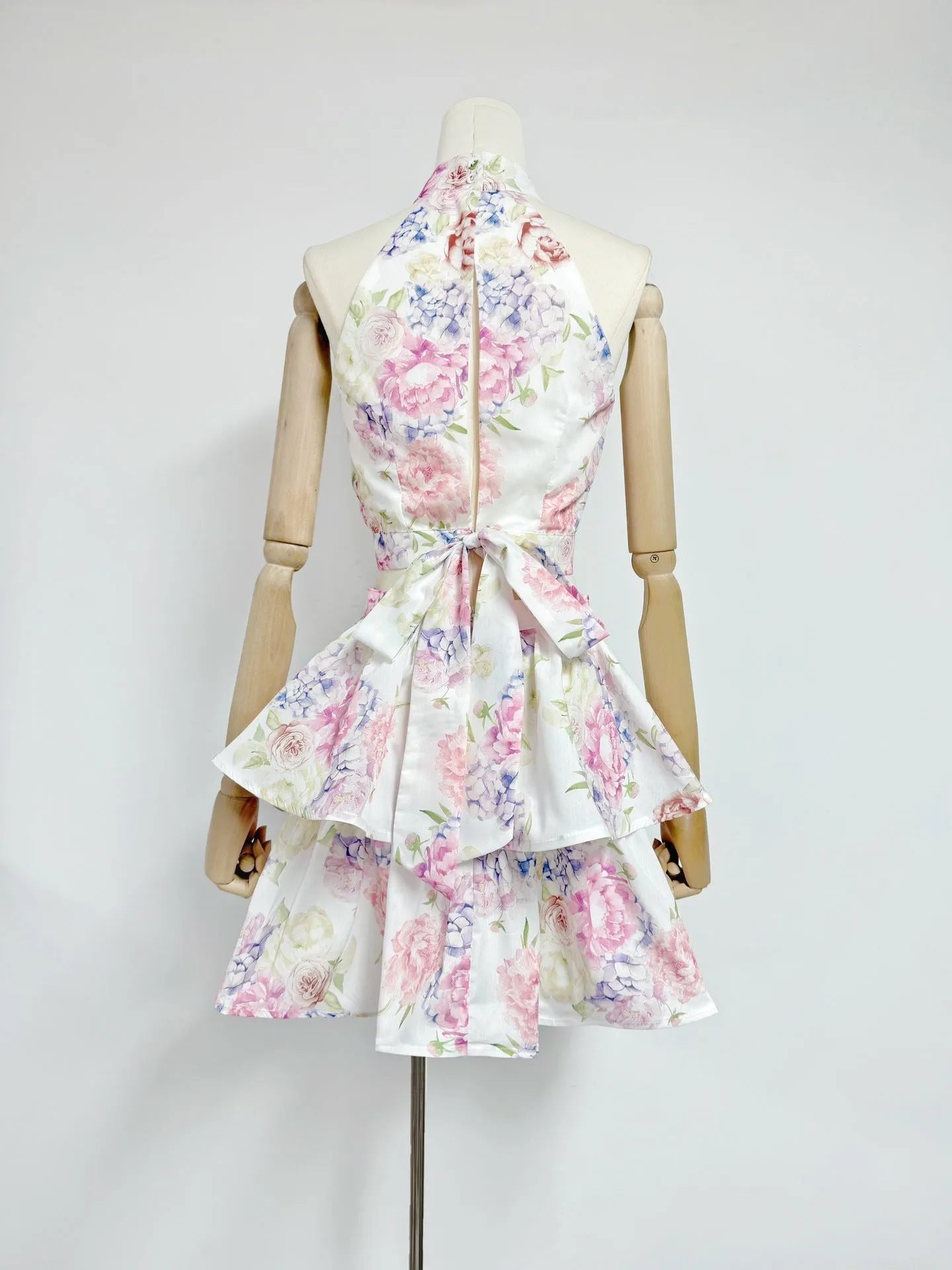jessica printed backless halter top skirt set in pink Gloria Lanvin
