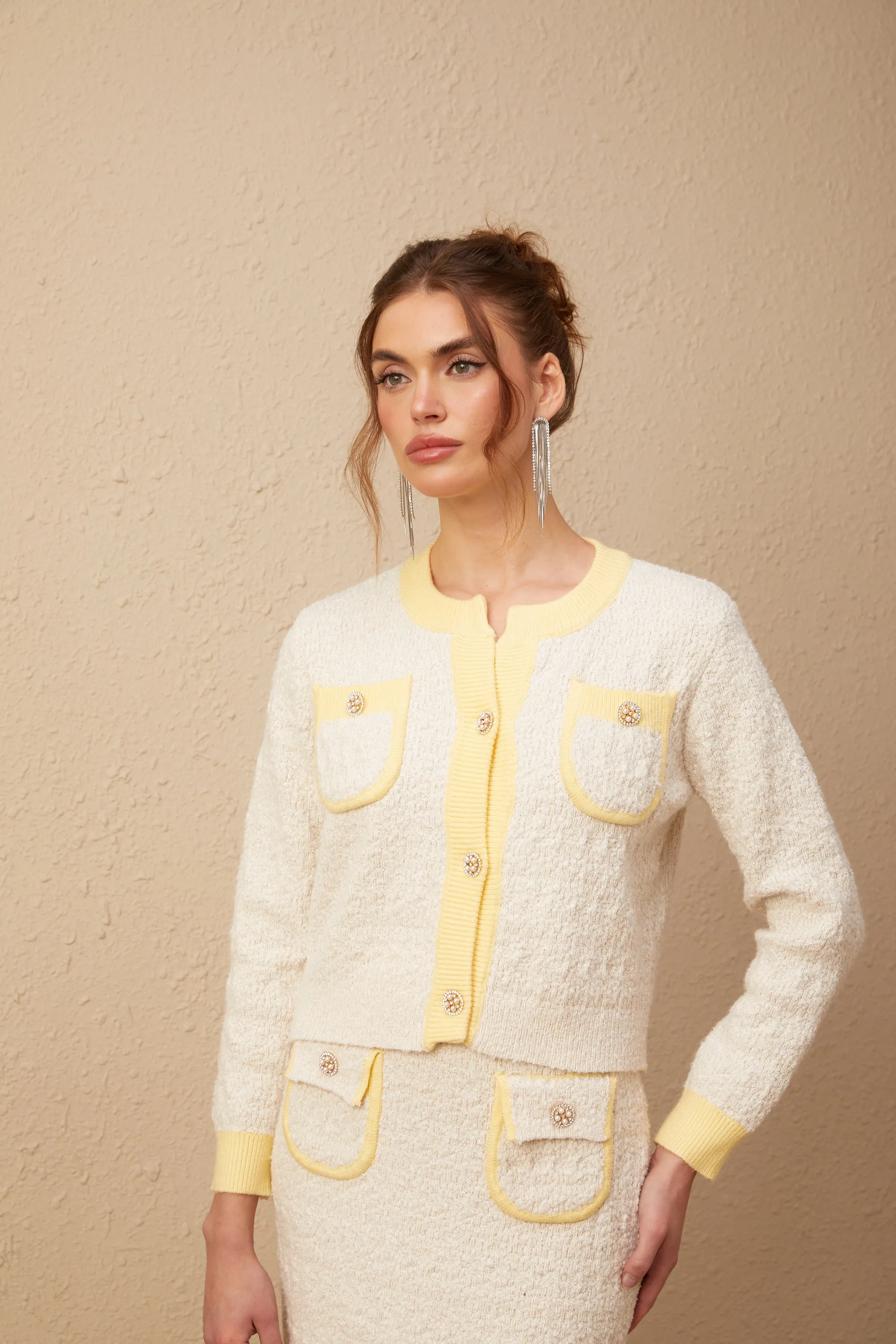 Jessie white textured knit cardigan & skirt matching set Gloria Lanvin