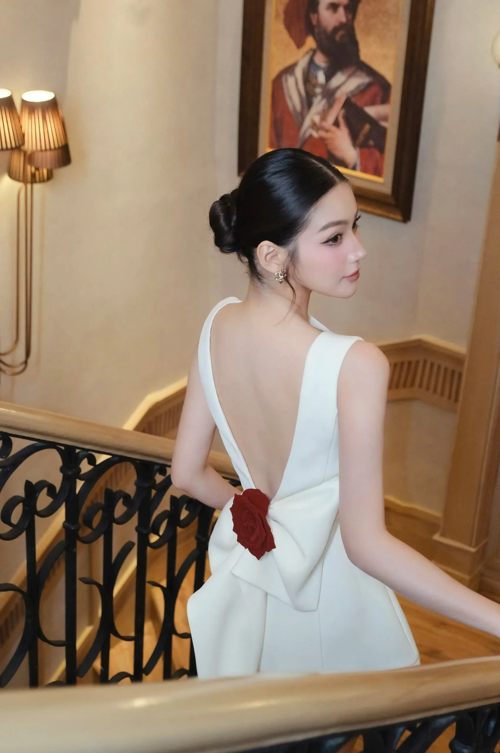 joanna backless flower bow embellished mini dress in white Gloria Lanvin