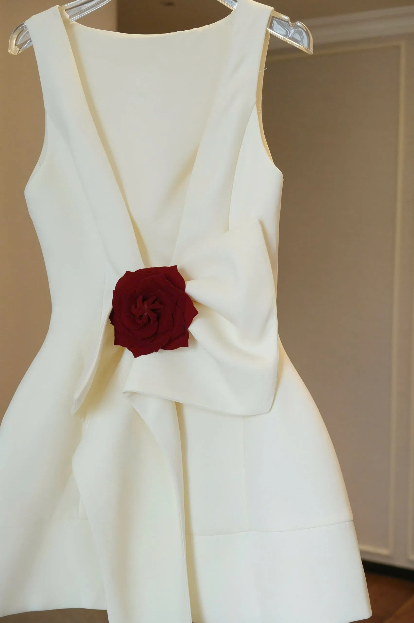 joanna backless flower bow embellished mini dress in white Gloria Lanvin