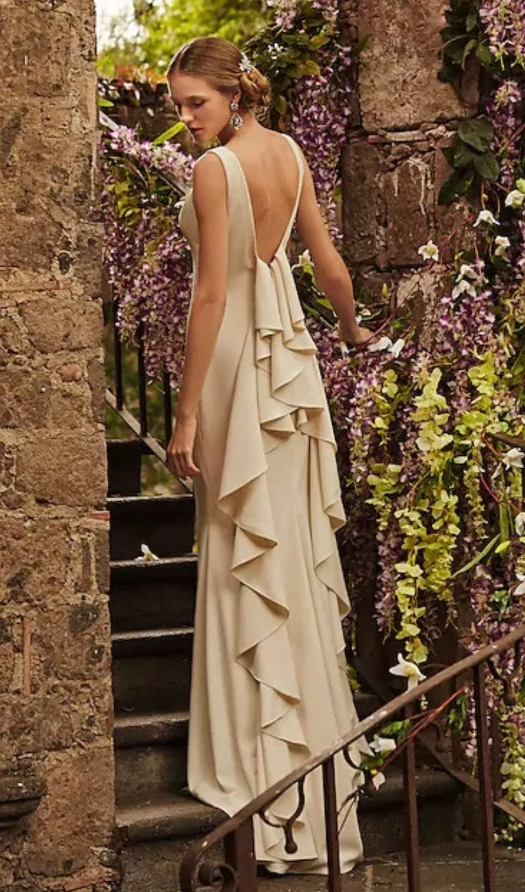 LAMINATED RUFFLE SLEEVELESS DRESS IN WHITE Gloria Lanvin