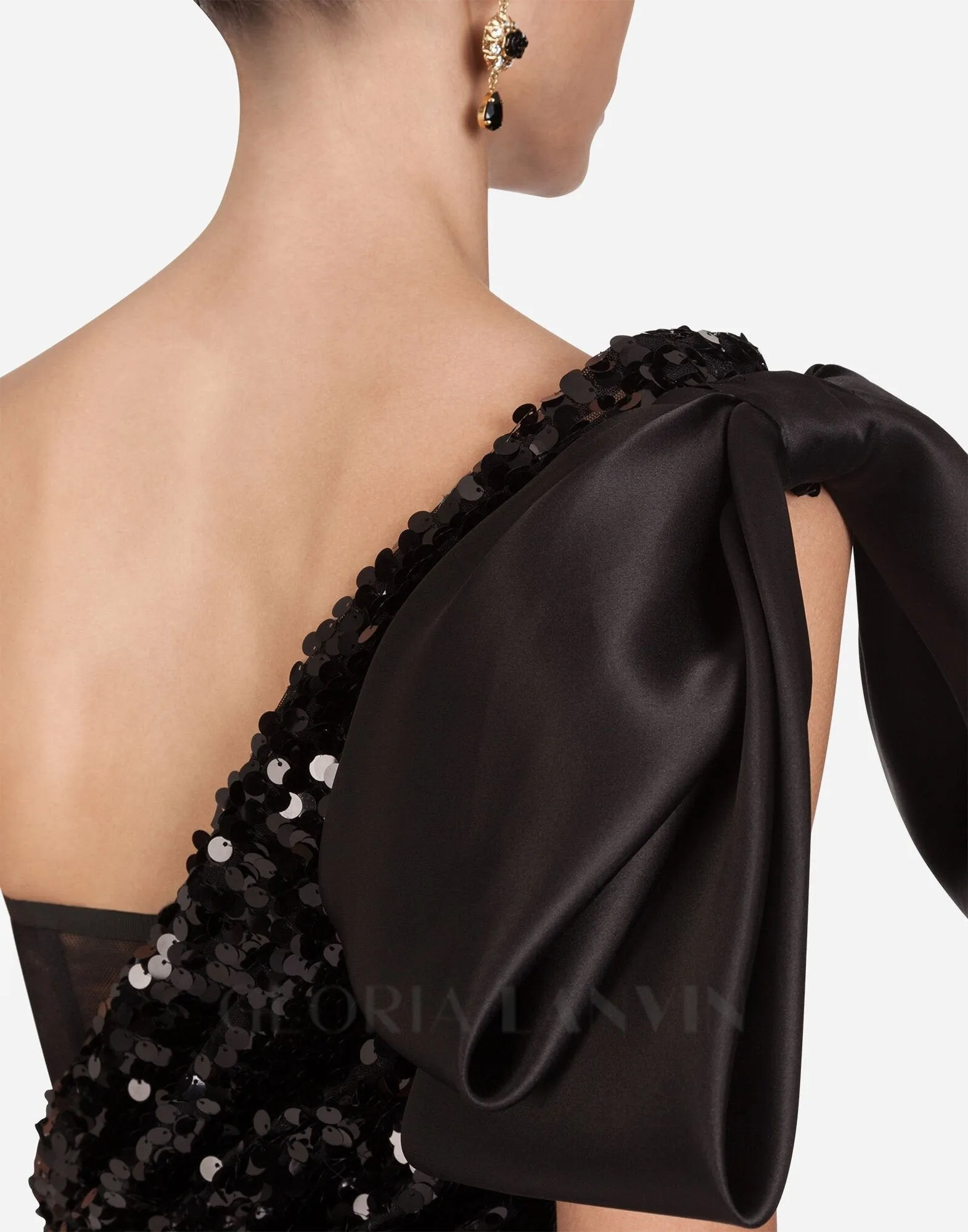 MARY BLACK SEQUINED LONGUETTE DRESS WITH BOW Gloria Lanvin
